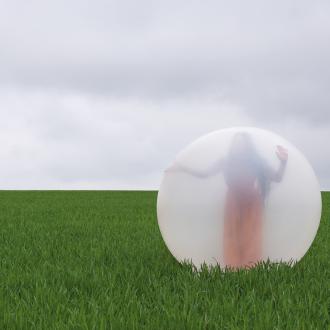 Le Grand Secret avec Lita Chow Performeuse dans la bulle de la vie