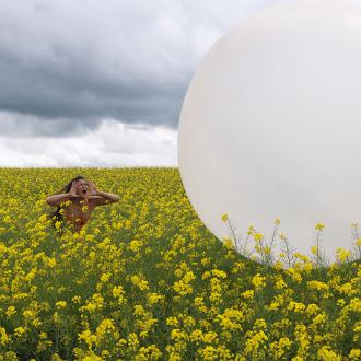 Le Grand Secret avec Lita Chow Performeuse dans la bulle de la vie