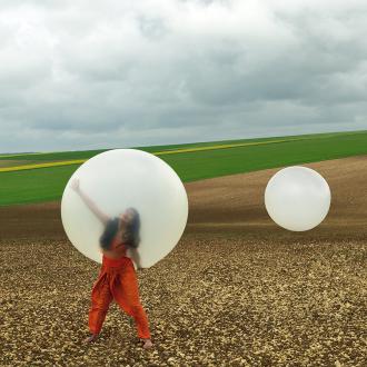 Le Grand Secret avec Lita Chow Performeuse dans la bulle de la vie